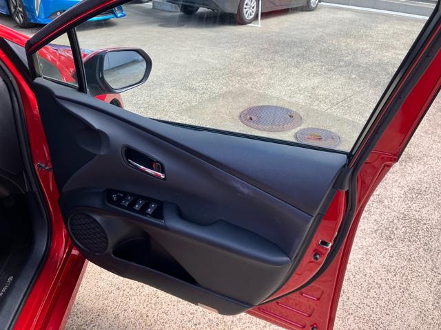 プリウス Ａプレミアム　ツーリングセレクション　ドライブレコーダー　ＥＴＣ　クリアランスソナー　レーンアシスト　オートクルーズコントロール　パークアシスト　衝突被害軽減システム　バックカメラ　ナビ　ＴＶ　アルミホイール　オートマチックハイビーム（53枚目）