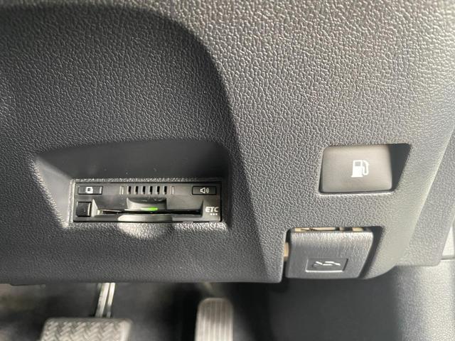 プリウス Sセーフティプラス ナビ ETC Bモニター ドラレコ 衝突回避システム PKSB レーンキープ 衝突安全ボディ Aライト LEDライト オートマハイビーム クルコン イモビライザー 横滑り防止機能 PW オ-トエアコン(9枚目)