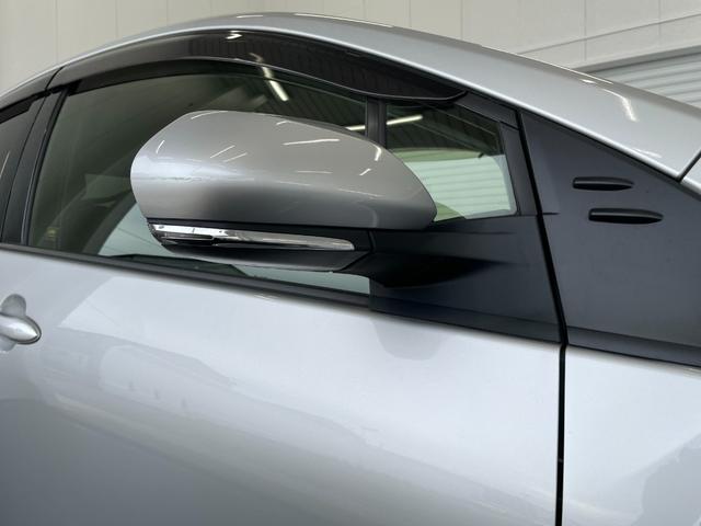 プリウス S ナビ ETC Bモニター 衝突回避システム PKSB レーンキープ 衝突安全ボディ Aライト LEDライト オートマチックハイビーム クルコン イモビライザー 横滑り防止機能 PW オ-トエアコン(19枚目)