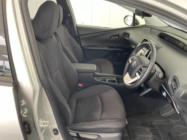 プリウス S ナビ ETC Bモニター 衝突回避システム PKSB レーンキープ 衝突安全ボディ Aライト LEDライト オートマチックハイビーム クルコン イモビライザー 横滑り防止機能 PW オ-トエアコン(25枚目)