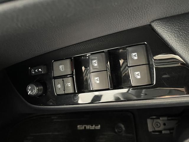 プリウス S ナビ ETC Bモニター 衝突回避システム PKSB レーンキープ 衝突安全ボディ Aライト LEDライト オートマチックハイビーム クルコン イモビライザー 横滑り防止機能 PW オ-トエアコン(32枚目)