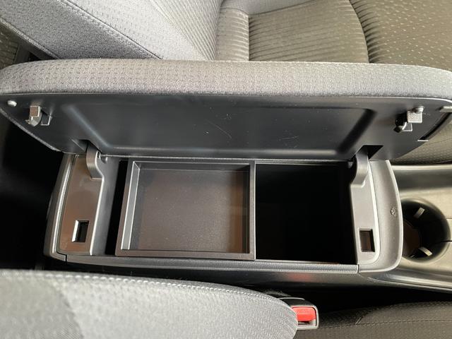 プリウス S ナビ ETC Bモニター 衝突回避システム PKSB レーンキープ 衝突安全ボディ Aライト LEDライト オートマチックハイビーム クルコン イモビライザー 横滑り防止機能 PW オ-トエアコン(41枚目)