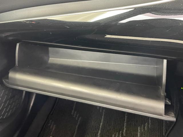 プリウス S ナビ ETC Bモニター 衝突回避システム PKSB レーンキープ 衝突安全ボディ Aライト LEDライト オートマチックハイビーム クルコン イモビライザー 横滑り防止機能 PW オ-トエアコン(43枚目)