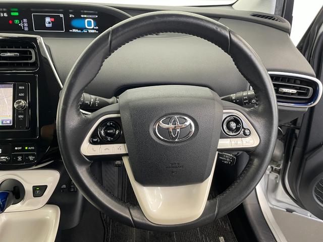 プリウス Aツーリングセレクション ナビ ETC Bモニター ドラレコ Cソナー シートH Pアシスト ATハイビーム レーンキープ イモビライザー クルコン LEDヘッドライト 横滑り防止機能 キーフリ AAC ABS 衝突安全ボディ(4枚目)