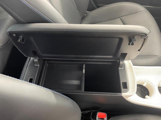 プリウス Aツーリングセレクション ナビ ETC Bモニター ドラレコ Cソナー シートH Pアシスト ATハイビーム レーンキープ イモビライザー クルコン LEDヘッドライト 横滑り防止機能 キーフリ AAC ABS 衝突安全ボディ(41枚目)