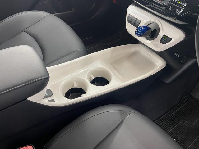 プリウス Aツーリングセレクション ナビ ETC Bモニター ドラレコ Cソナー シートH Pアシスト ATハイビーム レーンキープ イモビライザー クルコン LEDヘッドライト 横滑り防止機能 キーフリ AAC ABS 衝突安全ボディ(42枚目)