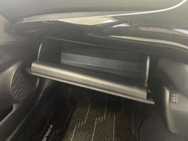 プリウス Aツーリングセレクション ナビ ETC Bモニター ドラレコ Cソナー シートH Pアシスト ATハイビーム レーンキープ イモビライザー クルコン LEDヘッドライト 横滑り防止機能 キーフリ AAC ABS 衝突安全ボディ(43枚目)