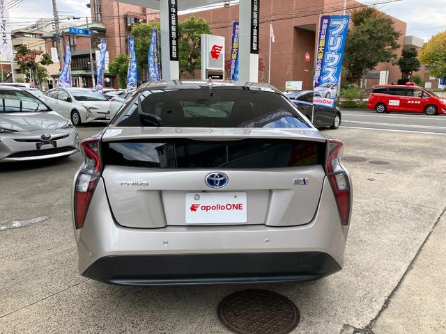 プリウス Ｓセーフティプラス　ナビ　ＥＴＣ　Ｂカメラ　クリアランスソナー　レーンアシスト　オートクルーズコントロール　パークアシスト　衝突被害軽減システム　アルミホイール　オートマチックハイビーム　オートライト　ＬＥＤヘッドランプ（16枚目）