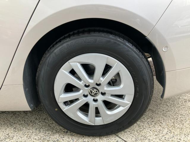 プリウス Ｓセーフティプラス　ナビ　ＥＴＣ　Ｂカメラ　クリアランスソナー　レーンアシスト　オートクルーズコントロール　パークアシスト　衝突被害軽減システム　アルミホイール　オートマチックハイビーム　オートライト　ＬＥＤヘッドランプ（25枚目）