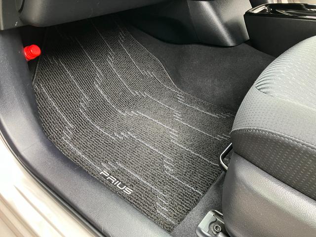 プリウス Ｓセーフティプラス　ナビ　ＥＴＣ　Ｂカメラ　クリアランスソナー　レーンアシスト　オートクルーズコントロール　パークアシスト　衝突被害軽減システム　アルミホイール　オートマチックハイビーム　オートライト　ＬＥＤヘッドランプ（39枚目）