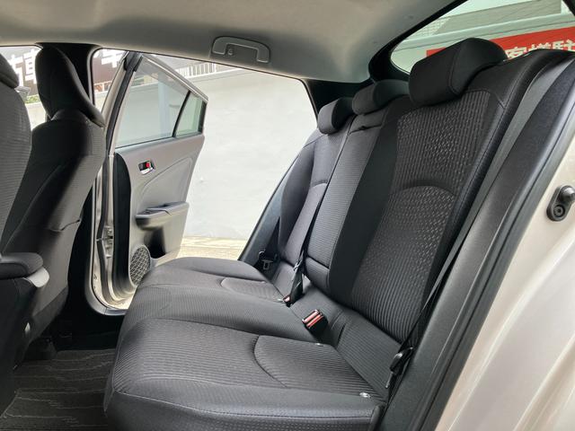 プリウス Ｓセーフティプラス　ナビ　ＥＴＣ　Ｂカメラ　クリアランスソナー　レーンアシスト　オートクルーズコントロール　パークアシスト　衝突被害軽減システム　アルミホイール　オートマチックハイビーム　オートライト　ＬＥＤヘッドランプ（40枚目）