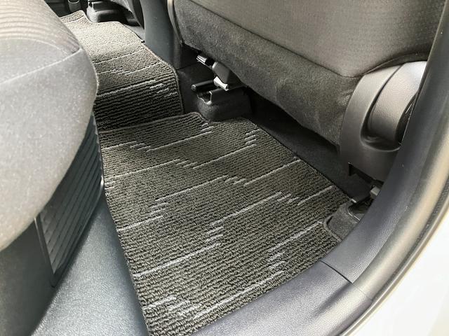 プリウス Ｓセーフティプラス　ナビ　ＥＴＣ　Ｂカメラ　クリアランスソナー　レーンアシスト　オートクルーズコントロール　パークアシスト　衝突被害軽減システム　アルミホイール　オートマチックハイビーム　オートライト　ＬＥＤヘッドランプ（43枚目）