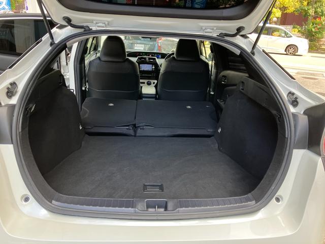 プリウス Ｓツーリングセレクション　ナビ　ＥＴＣ　バックカメラ　ナビ　ＴＶ　アルミホイール　オートライト　ＬＥＤヘッドランプ　ＣＶＴ　シートヒーター　スマートキー　アイドリングストップ　電動格納ミラー　盗難防止システム　ＣＤ　ＵＳＢ（18枚目）