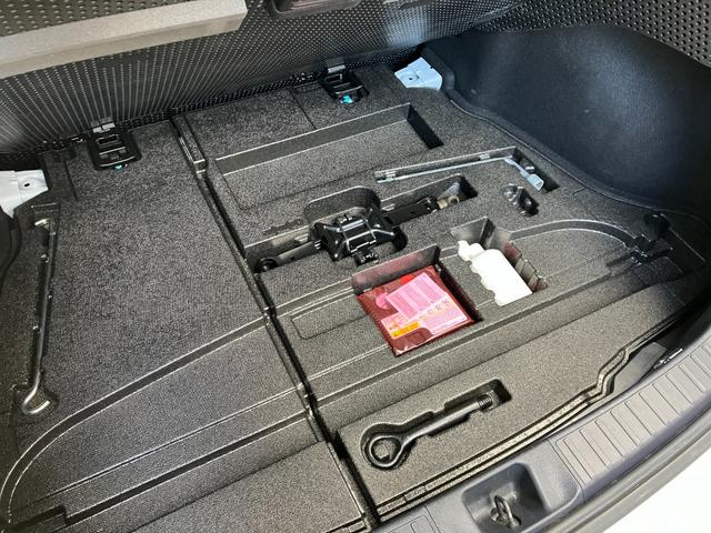 プリウス Ｓツーリングセレクション　ナビ　ＥＴＣ　バックカメラ　ナビ　ＴＶ　アルミホイール　オートライト　ＬＥＤヘッドランプ　ＣＶＴ　シートヒーター　スマートキー　アイドリングストップ　電動格納ミラー　盗難防止システム　ＣＤ　ＵＳＢ（28枚目）