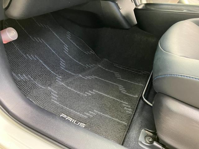 プリウス Ｓツーリングセレクション　ナビ　ＥＴＣ　バックカメラ　ナビ　ＴＶ　アルミホイール　オートライト　ＬＥＤヘッドランプ　ＣＶＴ　シートヒーター　スマートキー　アイドリングストップ　電動格納ミラー　盗難防止システム　ＣＤ　ＵＳＢ（38枚目）