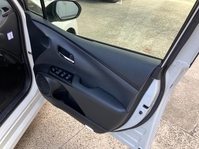 プリウス Ｓツーリングセレクション　ナビ　ＥＴＣ　バックカメラ　ナビ　ＴＶ　アルミホイール　オートライト　ＬＥＤヘッドランプ　ＣＶＴ　シートヒーター　スマートキー　アイドリングストップ　電動格納ミラー　盗難防止システム　ＣＤ　ＵＳＢ（50枚目）