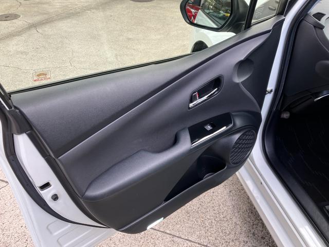 プリウス Ｓツーリングセレクション　ナビ　ＥＴＣ　バックカメラ　ナビ　ＴＶ　アルミホイール　オートライト　ＬＥＤヘッドランプ　ＣＶＴ　シートヒーター　スマートキー　アイドリングストップ　電動格納ミラー　盗難防止システム　ＣＤ　ＵＳＢ（52枚目）