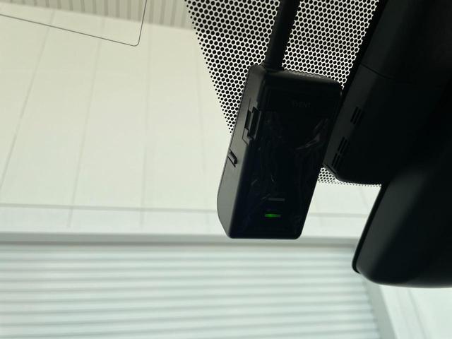 プリウス Ｓセーフティプラス　ナビ　Ｂモニター　ＥＴＣ　ドラレコ　衝突回避システム　衝突安全ボディ　Ａライト　ＬＥＤライト　オートマチックハイビーム　クルコン　イモビライザー　横滑り防止機能　ＰＷ　カーテンエアバッグ　ＡＢＳ（10枚目）