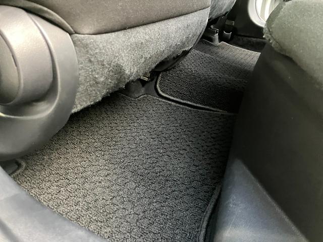 プリウス Ｓ　ドライブレコーダー　ＥＴＣ　バックカメラ　クリアランスソナー　オートクルーズコントロール　レーンアシスト　衝突被害軽減システム　アルミホイール　オートマチックハイビーム　オートライト（40枚目）