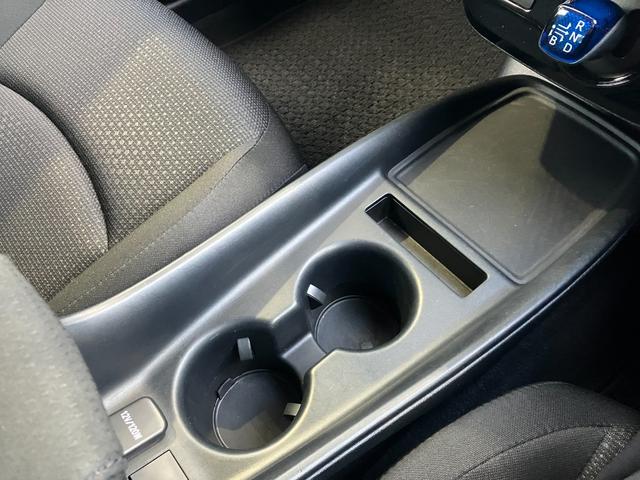 プリウス Ｓ　ドライブレコーダー　ＥＴＣ　バックカメラ　クリアランスソナー　オートクルーズコントロール　レーンアシスト　衝突被害軽減システム　アルミホイール　オートマチックハイビーム　オートライト（48枚目）