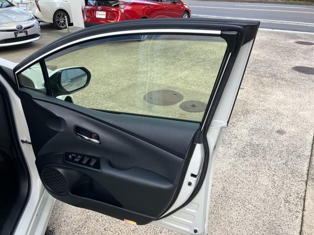 プリウス Ｓ　ドライブレコーダー　ＥＴＣ　バックカメラ　クリアランスソナー　オートクルーズコントロール　レーンアシスト　衝突被害軽減システム　アルミホイール　オートマチックハイビーム　オートライト（49枚目）