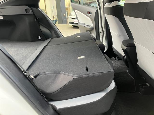 プリウス Ｓ　ＥＴＣ　バックカメラ　ナビ　ＴＶ　アルミホイール　オートライト　ＬＥＤヘッドランプ　スマートキー　電動格納ミラー　ＣＶＴ　盗難防止システム　衝突安全ボディ　ＡＢＳ　ＥＳＣ　ＣＤ（47枚目）