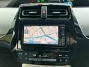 プリウス Ｓ　ＥＴＣ　バックカメラ　ナビ　ＴＶ　アルミホイール　オートライト　ＬＥＤヘッドランプ　スマートキー　電動格納ミラー　ＣＶＴ　盗難防止システム　衝突安全ボディ　ＡＢＳ　ＥＳＣ　ＣＤ（5枚目）