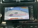 プリウス Ｓ　ＥＴＣ　バックカメラ　ナビ　ＴＶ　アルミホイール　オートライト　ＬＥＤヘッドランプ　スマートキー　電動格納ミラー　ＣＶＴ　盗難防止システム　衝突安全ボディ　ＡＢＳ　ＥＳＣ　ＣＤ（6枚目）