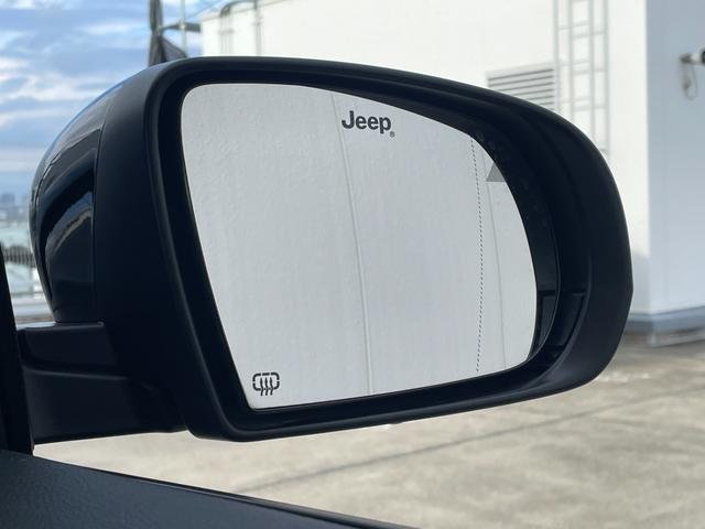 ジープ・コンパス リミテッド　純正ナビ　フルセグＴＶ　３６０°モニター　衝突被害軽減ブレーキ　レーンキープアシスト　ブラインドスポットモニター　アダプティブクルーズコントロール　レザーシート　シートヒーター　ステアリングヒーター（70枚目）