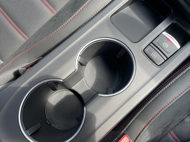 アルカナ ルノー　スポール　ラインＥ－テックハイブリッド　ワンオーナー　純正ディスプレイオーディオ　ＡｐｐｌｅＣａｒＰｌａｙ／ＡｎｄｒｏｉｄＡｕｔｏ　３６０°カメラ　ハーフレザーシート　シートヒーター　ハンドルヒーター　ＥＴＣ　ＡＣＣ　ＢＳＭ　レーンキープ（27枚目）