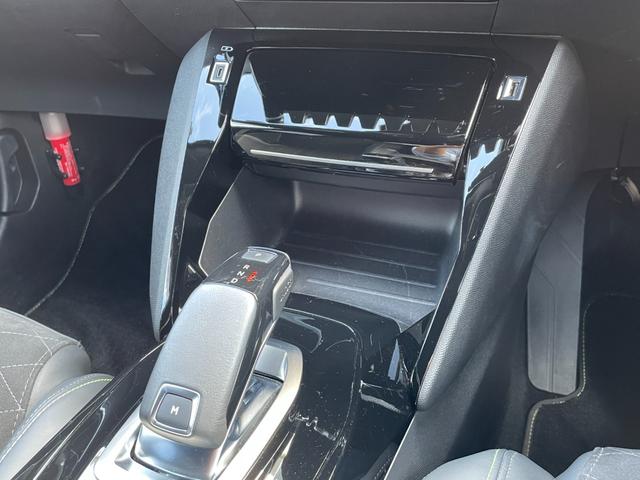 ２００８ ＧＴ　ワンオーナー　純正ナビ／フルセグＴＶ　ドラレコ付デジタルインナーミラー　Ｂカメラ　ＦＯＣＡＬスピーカー　ＥＴＣ　Ａｐｐｌｅ　Ｃａｒ　Ｐｌａｙ　Ａｎｄｏｒｏｉｄｏ　Ａｕｔｏ　ＥＴＣ　ハーフレザー（26枚目）