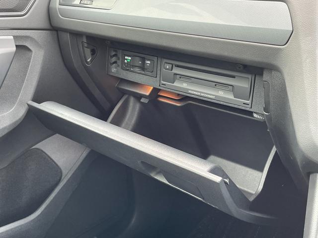 ティグアン ＴＤＩ　４モーション　Ｒライン　純正ナビ　フルセグＴＶ　ＣＤ／ＤＶＤ再生　Ｂｌｕｅｔｏｏｔｈ接続　レザーシート　前席シートヒーター　Ｄ席電動パワーシート　アダプティブクルーズコントロール　ブラインドスポットモニター　レーンキープ（27枚目）