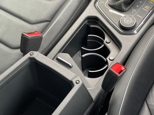 ティグアン ＴＤＩ　４モーション　Ｒライン　純正ナビ　フルセグＴＶ　ＣＤ／ＤＶＤ再生　Ｂｌｕｅｔｏｏｔｈ接続　レザーシート　前席シートヒーター　Ｄ席電動パワーシート　アダプティブクルーズコントロール　ブラインドスポットモニター　レーンキープ（28枚目）