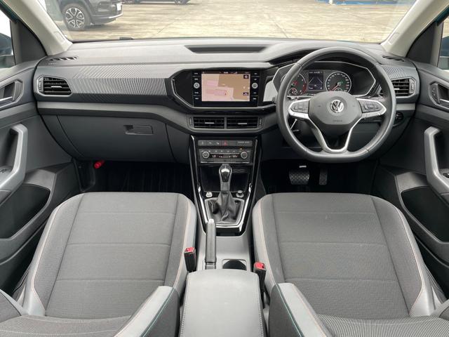 Ｔ－クロス ＴＳＩ　１ｓｔプラス　純正ナビ　フルセグＴＶ　ＣＤ／ＤＶＤ　Ｂｌｕｅｔｏｏｔｈ接続　バックモニター　ＡｐｐｌｅＣａｒＰｌａｙ　ＡｎｄｒｏｉｄＡｕｔｏ　バックモニター　アダプティブクルーズコントロール　ＢＳＭ　レーンキープ（2枚目）