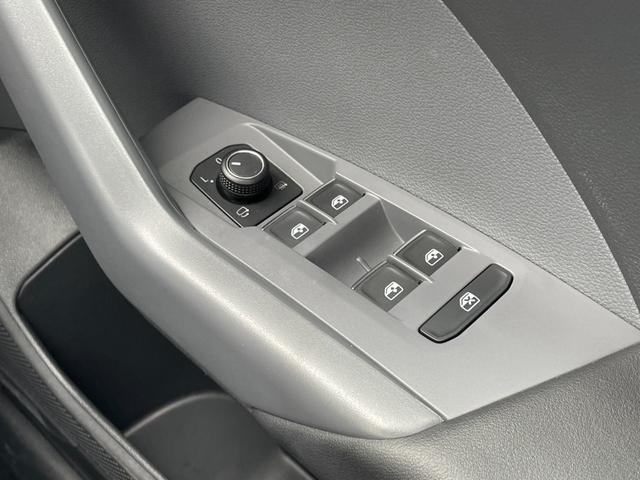 Ｔ－クロス ＴＳＩ　１ｓｔプラス　純正ナビ　フルセグＴＶ　ＣＤ／ＤＶＤ　Ｂｌｕｅｔｏｏｔｈ接続　バックモニター　ＡｐｐｌｅＣａｒＰｌａｙ　ＡｎｄｒｏｉｄＡｕｔｏ　バックモニター　アダプティブクルーズコントロール　ＢＳＭ　レーンキープ（23枚目）