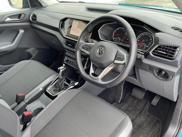 Ｔ－クロス ＴＳＩ　１ｓｔプラス　純正ナビ　フルセグＴＶ　ＣＤ／ＤＶＤ　Ｂｌｕｅｔｏｏｔｈ接続　バックモニター　ＡｐｐｌｅＣａｒＰｌａｙ　ＡｎｄｒｏｉｄＡｕｔｏ　バックモニター　アダプティブクルーズコントロール　ＢＳＭ　レーンキープ（28枚目）