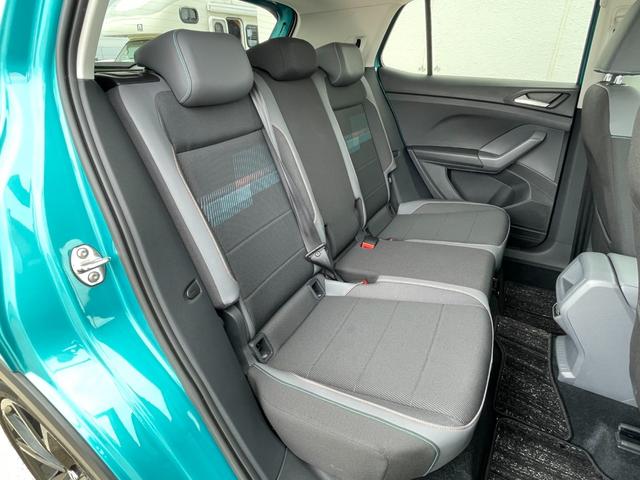 Ｔ－クロス ＴＳＩ　１ｓｔプラス　純正ナビ　フルセグＴＶ　ＣＤ／ＤＶＤ　Ｂｌｕｅｔｏｏｔｈ接続　バックモニター　ＡｐｐｌｅＣａｒＰｌａｙ　ＡｎｄｒｏｉｄＡｕｔｏ　バックモニター　アダプティブクルーズコントロール　ＢＳＭ　レーンキープ（33枚目）