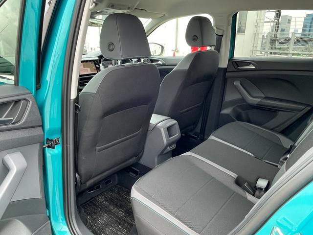 Ｔ－クロス ＴＳＩ　１ｓｔプラス　純正ナビ　フルセグＴＶ　ＣＤ／ＤＶＤ　Ｂｌｕｅｔｏｏｔｈ接続　バックモニター　ＡｐｐｌｅＣａｒＰｌａｙ　ＡｎｄｒｏｉｄＡｕｔｏ　バックモニター　アダプティブクルーズコントロール　ＢＳＭ　レーンキープ（35枚目）