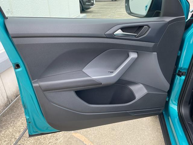Ｔ－クロス ＴＳＩ　１ｓｔプラス　純正ナビ　フルセグＴＶ　ＣＤ／ＤＶＤ　Ｂｌｕｅｔｏｏｔｈ接続　バックモニター　ＡｐｐｌｅＣａｒＰｌａｙ　ＡｎｄｒｏｉｄＡｕｔｏ　バックモニター　アダプティブクルーズコントロール　ＢＳＭ　レーンキープ（41枚目）