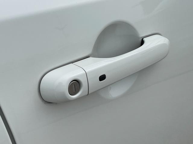 ジープ・レネゲード リミテッド　純正ナビ　フルセグＴＶ　Ｂｌｕｅｔｏｏｔｈ接続　バックモニター　レザーシート　シートヒーター　ステアリングヒーター　アダプティブクルーズコントロール　ブラインドスポットモニター　レーンキープアシスト（54枚目）