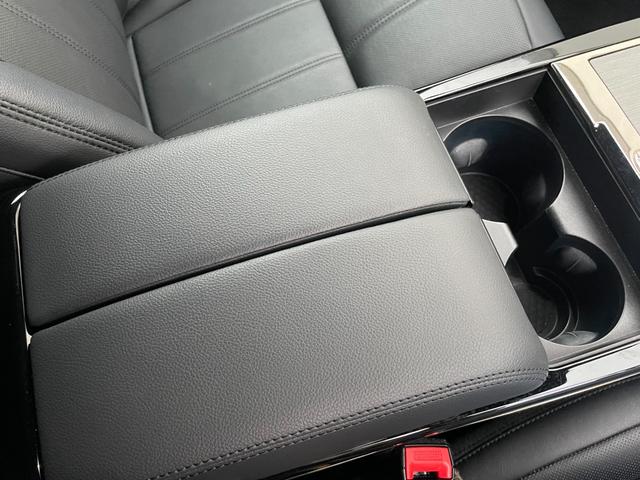 レンジローバーイヴォーク Ｒ－ダイナミック　Ｓ　４ＷＤ　ディーゼル車　純正ナビ　３６０°カメラ　Ａｐｐｌｅ　Ｃａｒ　Ｐｌａｙ　ブラックレザーシート　シートヒーター　ＡＣＣ　ＢＳＭ　レーンキープ　パワーバック　ドアドライブレコーダー　ＥＴＣ（32枚目）
