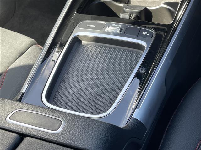 ＧＬＢ ＧＬＢ２００ｄ　４マチック　ＡＭＧラインパッケージ　純正ＯＰ前後ドライブレコーダー　純正ナビ　フルセグＴＶ　Ｂｌｕｅｔｏｏｔｈ　３６０°カメラ　ハーフレザーシート　シートヒーター　前席パワーシート　ワンオーナー　パワーバックドア　アダプティブクルーズ（21枚目）