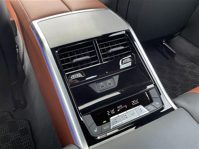 8シリーズ 840d xDrive グランクーペ パノラマルーフ/純正ナビ/DTV/360°カメラ/harman Kardon/茶革シート/Apple Car Play/ETC/HUD/前後ドラレコ/シートヒーター/シートベンチレーション(27枚目)