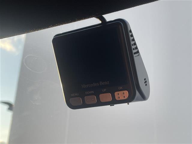 ＣＬＡクラス シューティングブレーク ＣＬＡ２００ｄ　シューティングブレーク　ＡＭＧライン　純正ナビ　バックカメラ　ハーフレザーシート　シートヒーター　パワーシート　アダプティブクルーズコントロール　ブラインドスポットモニター　レーンキープアシスト　パワーバックドア　ドラレコ　ＥＴＣ２．０（6枚目）