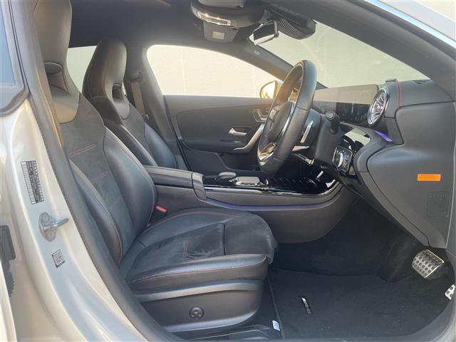 ＣＬＡクラス シューティングブレーク ＣＬＡ２００ｄ　シューティングブレーク　ＡＭＧライン　純正ナビ　バックカメラ　ハーフレザーシート　シートヒーター　パワーシート　アダプティブクルーズコントロール　ブラインドスポットモニター　レーンキープアシスト　パワーバックドア　ドラレコ　ＥＴＣ２．０（26枚目）