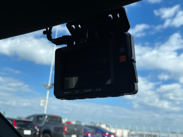 Ａクラス Ａ１８０　エディション１　純正ナビ　３６０°カメラ　ハーフレザーシート　シートヒーター　パワーシート　ヘッドアップディスプレイ　ＥＴＣ２．０　パドルシフト　ワイヤレス充電　前後ドライブレコーダー　レーダーセーフティパッケージ（9枚目）