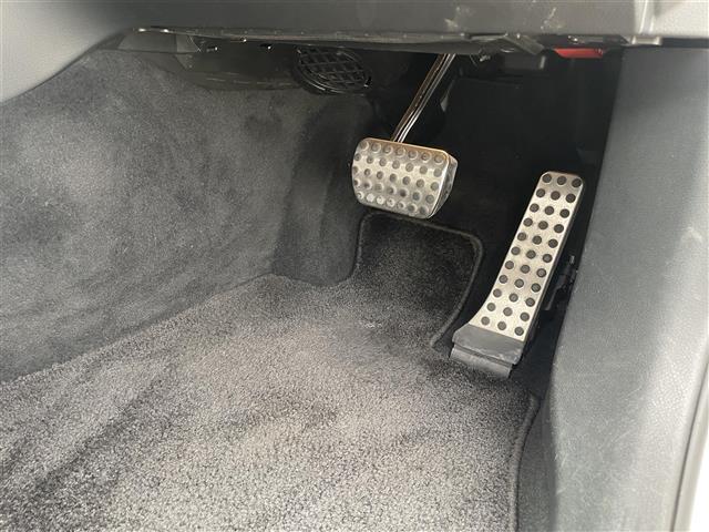 Ｃクラスステーションワゴン Ｃ２２０ｄ　ステーションワゴンローレウスエディション　パノラマサンルーフ　純正ナビ　バックカメラ　黒レザーシート　シートヒーター　ＥＴＣ　アダプティブクルーズコントロール　ブラインドスポットモニター　レーンキープアシスト　パドルシフト　スマートキー（25枚目）