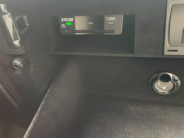 カイエンクーペ カイエンS クーペ スポーツクロノPKG パノラマサンルーフ 純正ナビ 360°カメラ 黒革シート シートヒーター/ベンチレーション ブラインドスポットモニター レーンキープ アダプティブエアサスペンション ETC2.0(8枚目)