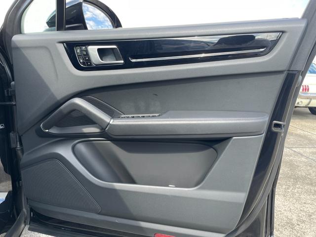 カイエンクーペ カイエンS クーペ スポーツクロノPKG パノラマサンルーフ 純正ナビ 360°カメラ 黒革シート シートヒーター/ベンチレーション ブラインドスポットモニター レーンキープ アダプティブエアサスペンション ETC2.0(36枚目)