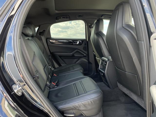 カイエンクーペ カイエンS クーペ スポーツクロノPKG パノラマサンルーフ 純正ナビ 360°カメラ 黒革シート シートヒーター/ベンチレーション ブラインドスポットモニター レーンキープ アダプティブエアサスペンション ETC2.0(40枚目)